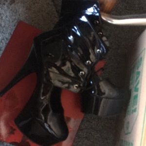Pleaser heels